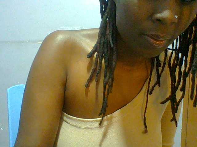 Sweet-petite live cam on BongaCams