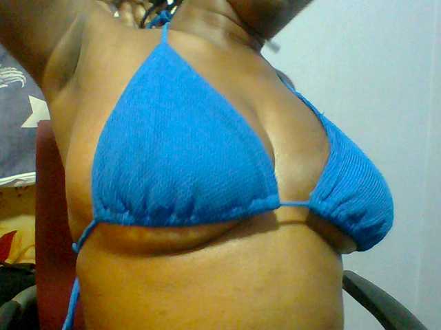 Sweet-petite live cam on BongaCams