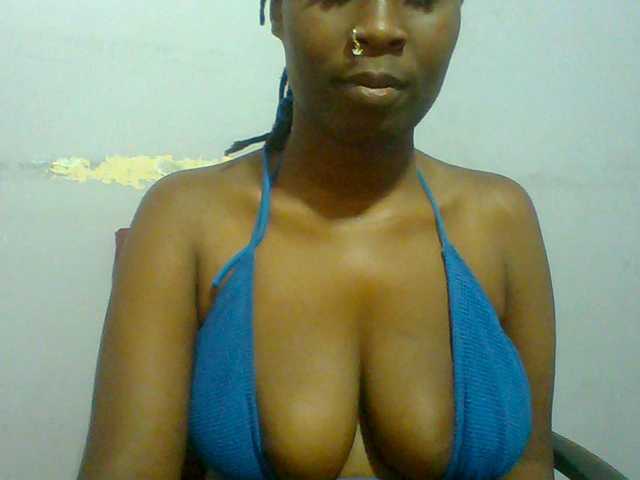 Sweet-petite live cam on BongaCams