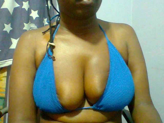 Sweet-petite live cam on BongaCams
