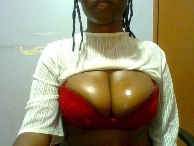 Sweet-petite live cam on BongaCams