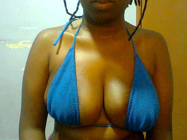 Sweet-petite live cam on BongaCams