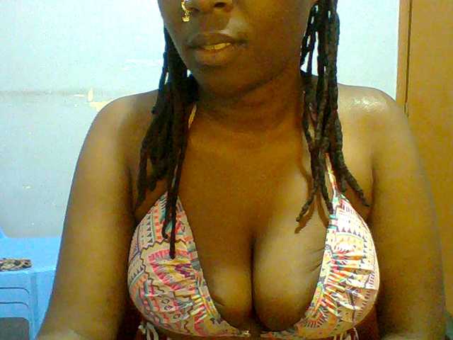 Sweet-petite live cam on BongaCams