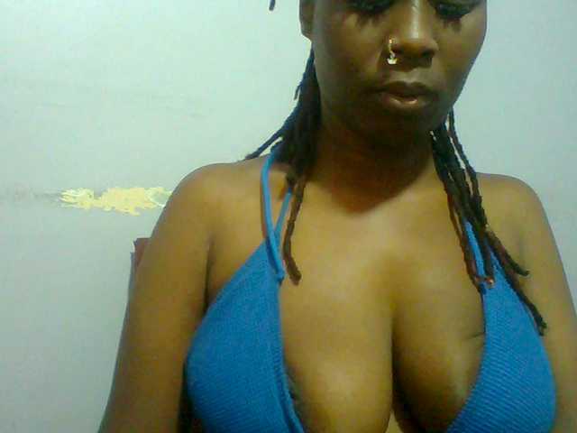 Sweet-petite live cam on BongaCams