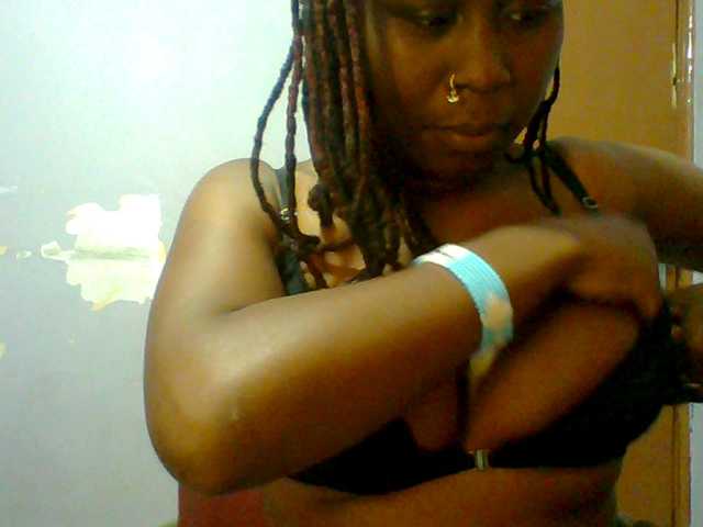 Sweet-petite live cam on BongaCams