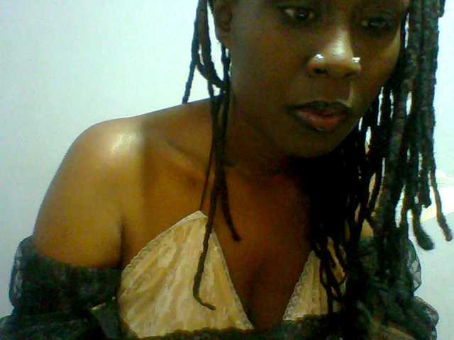 Sweet-petite live cam on BongaCams