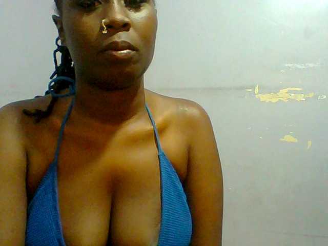 Sweet-petite live cam on BongaCams