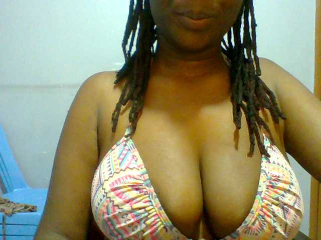 Sweet-petite live cam on BongaCams