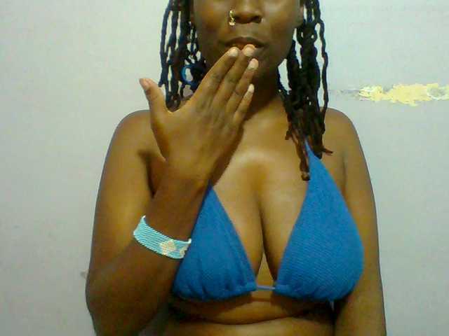 Sweet-petite live cam on BongaCams