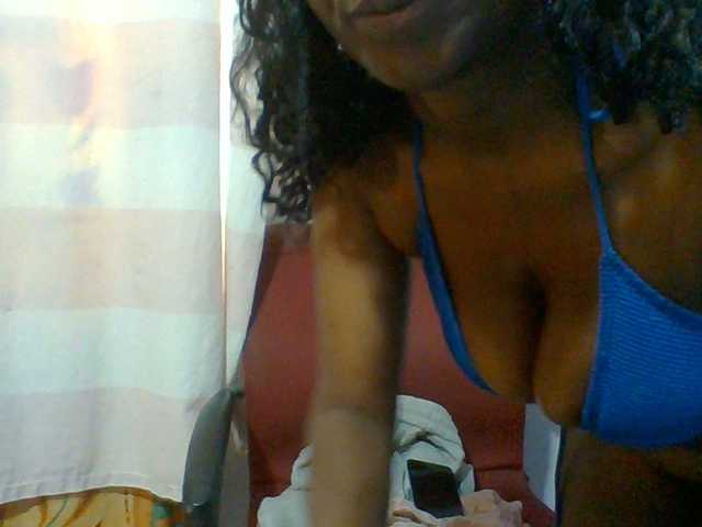 Sweet-petite live cam on BongaCams