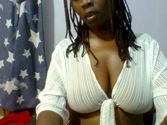 Sweet-petite live webcam show