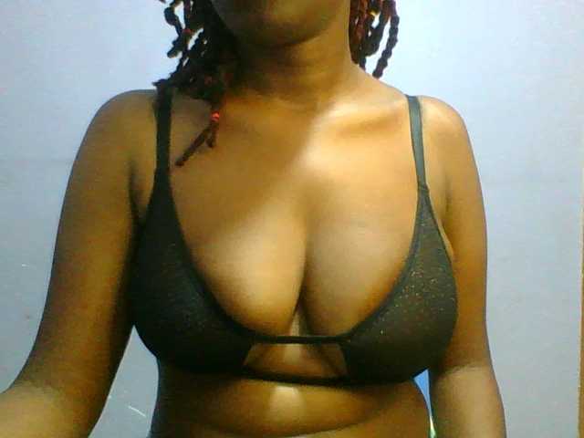 Sweet-petite live cam on BongaCams