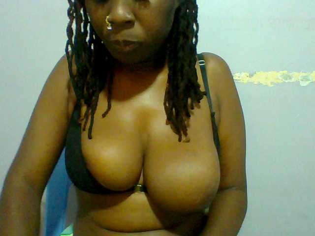 Sweet-petite live cam on BongaCams