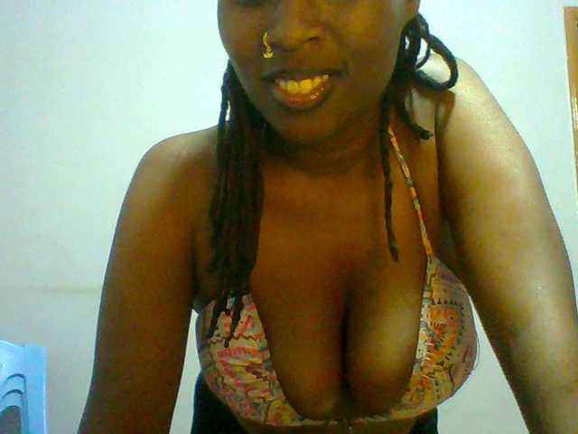 Sweet-petite live cam on BongaCams