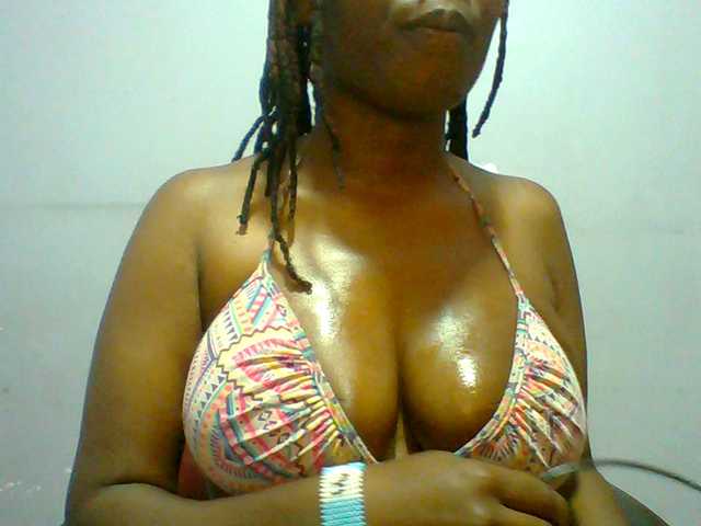 Sweet-petite live cam on BongaCams