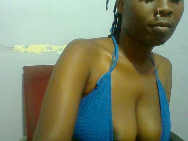 Sweet-petite live cam on BongaCams