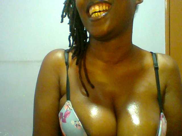Sweet-petite live cam on BongaCams