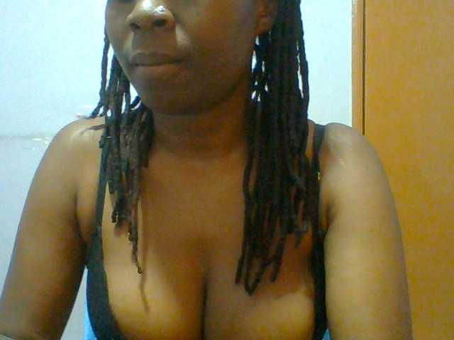 Sweet-petite live cam on BongaCams