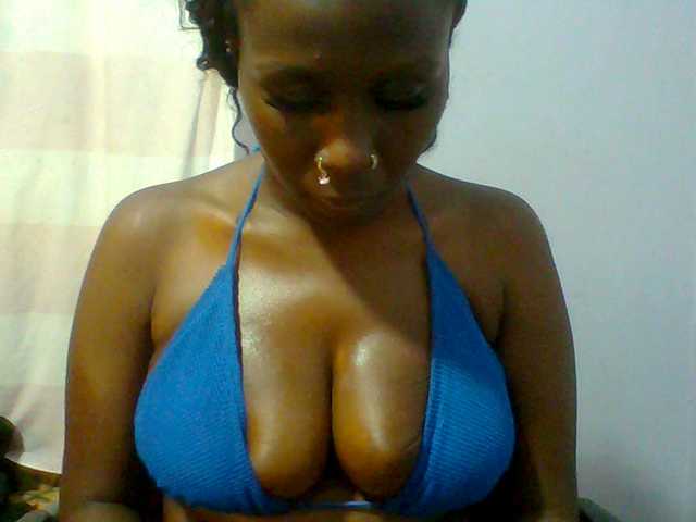 Sweet-petite live cam on BongaCams