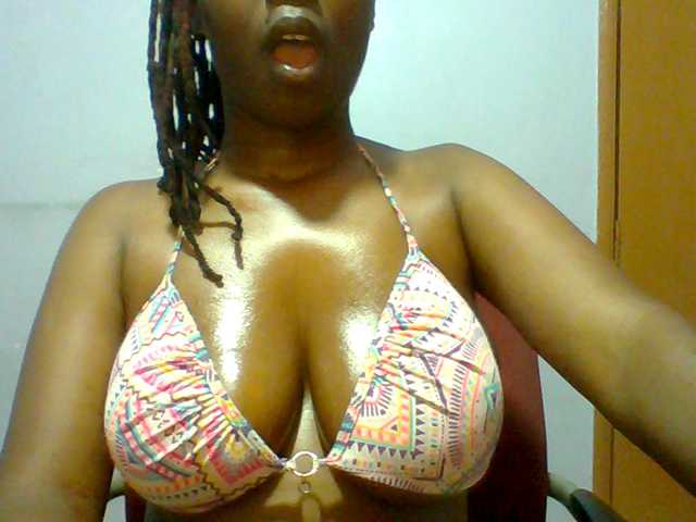 Sweet-petite live cam on BongaCams
