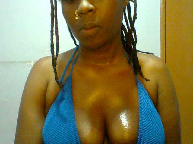 Sweet-petite live cam on BongaCams