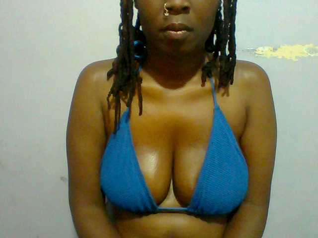 Sweet-petite live cam on BongaCams