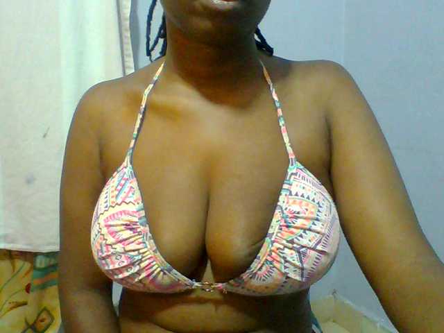 Sweet-petite live cam on BongaCams