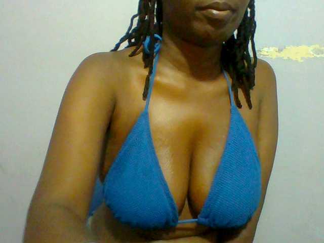 Sweet-petite live cam on BongaCams
