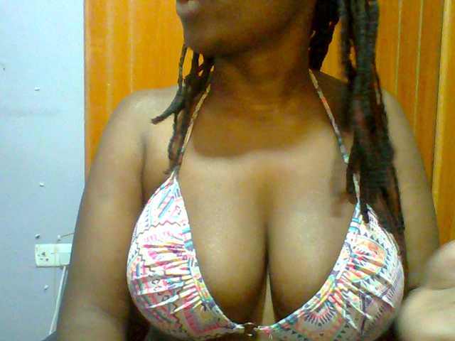 Sweet-petite live cam on BongaCams