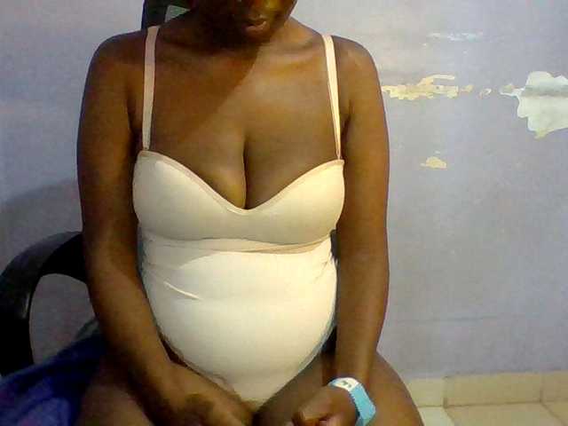 Sweet-petite live cam on BongaCams