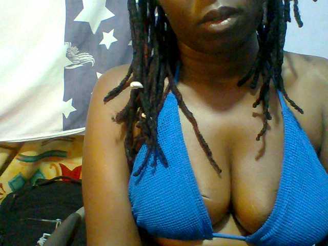 Sweet-petite live cam on BongaCams