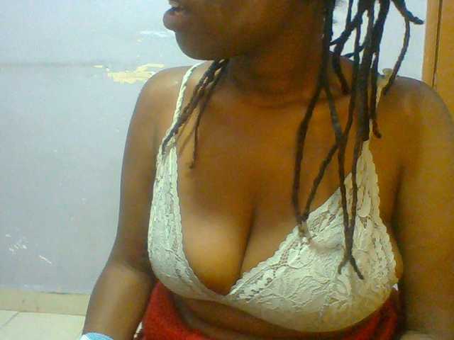 Sweet-petite live cam on BongaCams