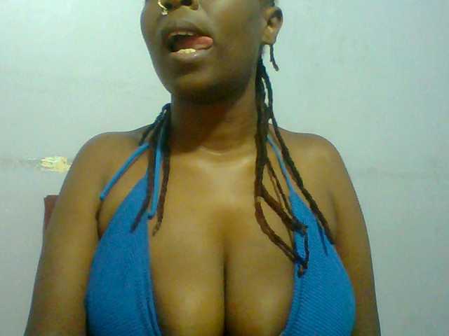Sweet-petite live cam on BongaCams