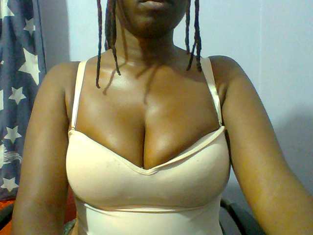 Sweet-petite live cam on BongaCams