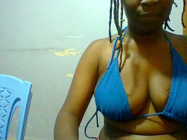 Sweet-petite live cam on BongaCams
