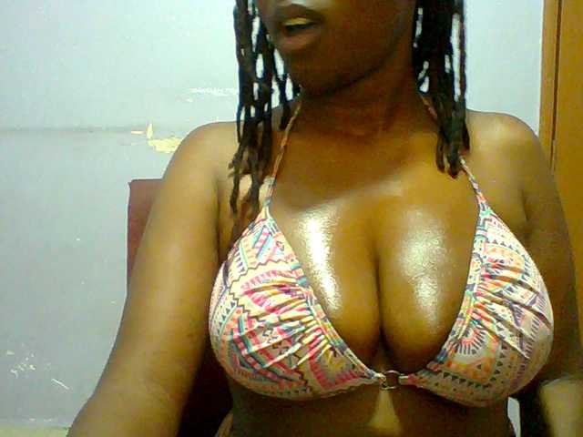 Sweet-petite live cam on BongaCams