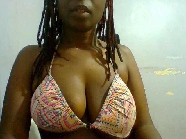 Sweet-petite live cam on BongaCams