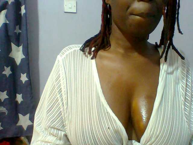 Sweet-petite live cam on BongaCams