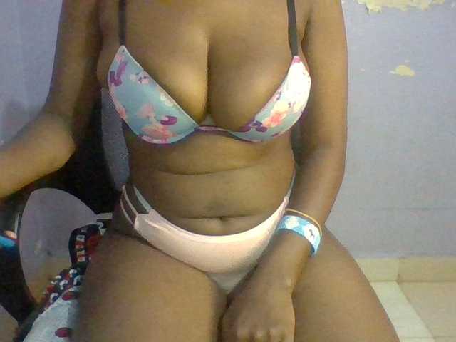 Sweet-petite live cam on BongaCams