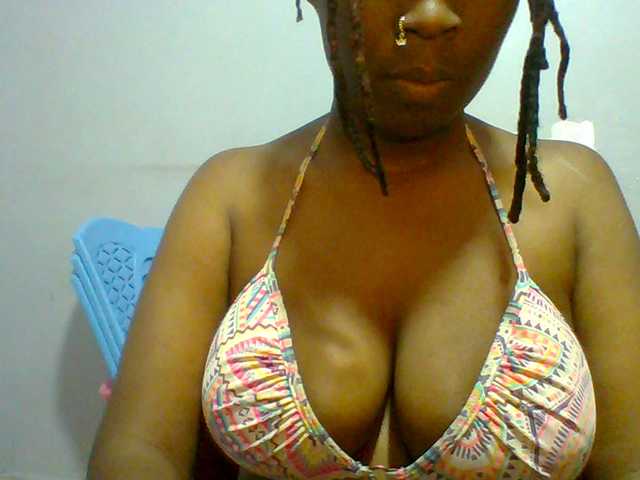 Sweet-petite live cam on BongaCams