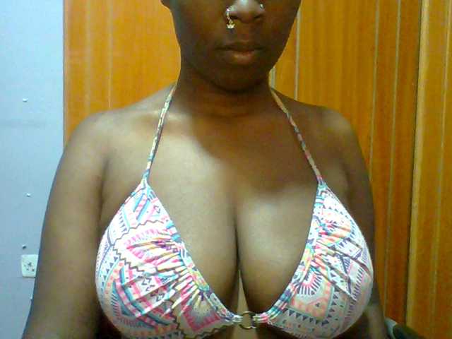Sweet-petite live cam on BongaCams