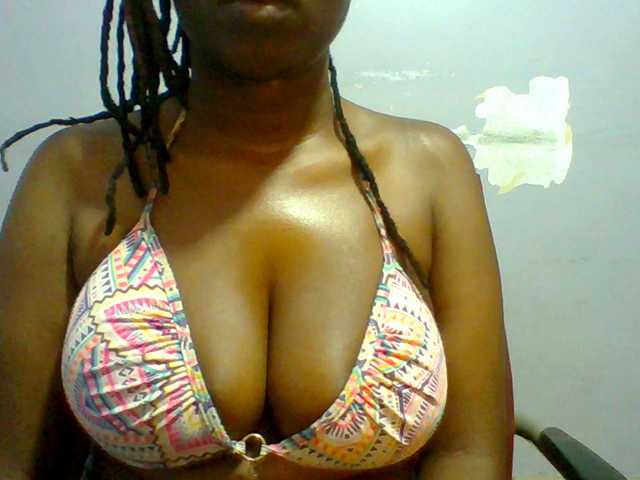 Sweet-petite live cam on BongaCams