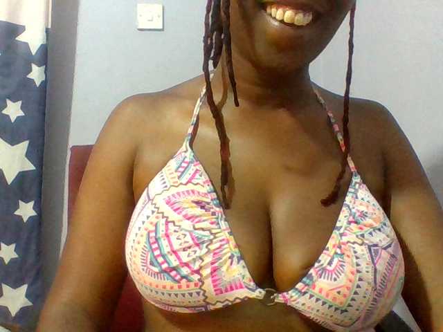 Sweet-petite live cam on BongaCams