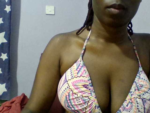 Sweet-petite live cam on BongaCams