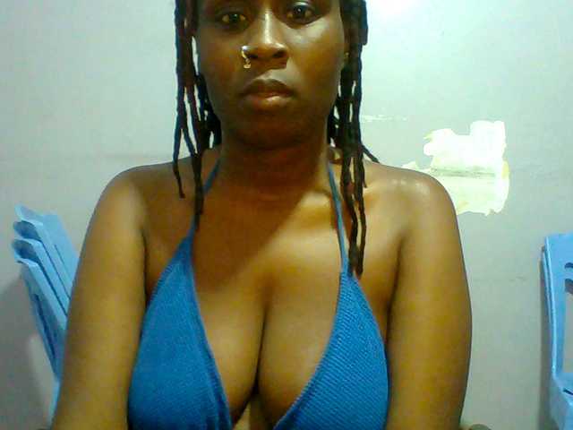 Sweet-petite live cam on BongaCams