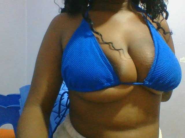 Sweet-petite live cam on BongaCams