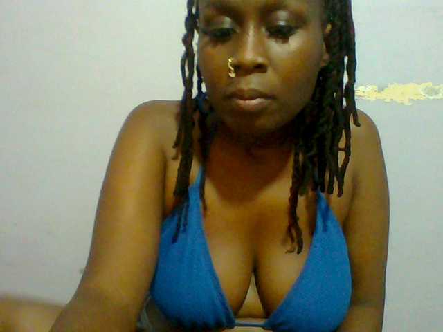Sweet-petite live cam on BongaCams