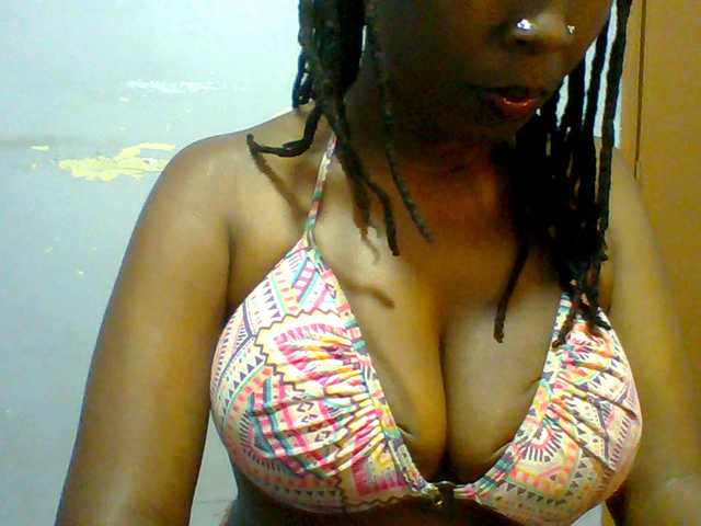 Sweet-petite live cam on BongaCams