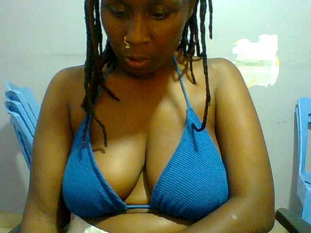 Sweet-petite live cam on BongaCams