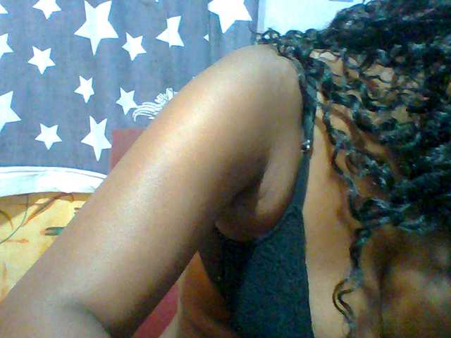 Sweet-petite live cam on BongaCams